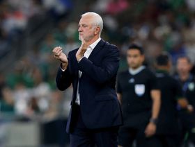 غراهام أرنولد يثير شكوكاً حول قيادته العراق بعد كأس العالم