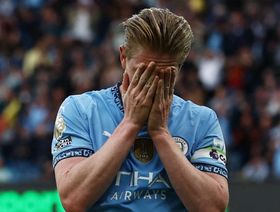 دي بروين يرفض هدية مرموش في آخر ظهور له على ملعب الاتحاد