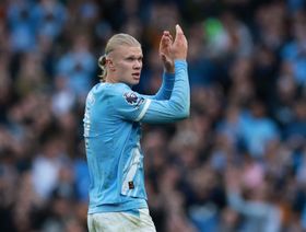 هالاند مهاجم سيتي يتخطى دروغبا وروني بعد التهام مانشستر يونايتد