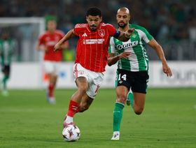 سفيان أمرابط يبدأ التعافي ويقترب من العودة لريال بيتيس