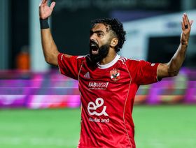 الأهلي يجدد عقد حسين الشحات لموسمين
