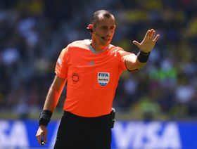 حكم باراغواياني لموقعة السعودية والأردن في نصف نهائي كأس العرب