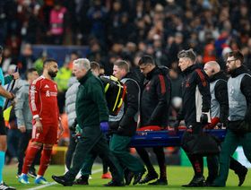 صلاح يشارك بدلاً من إيكيتيكي المصاب وليفربول في مأزق