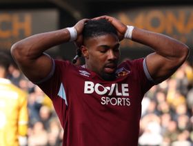 سانتو مدرب وست هام يمنع تراوري من رفع الأثقال