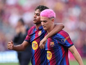 هانزي فليك مدرب برشلونة يتلقى خبراً ساراً بعودة غافي