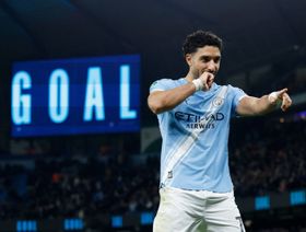 مرموش تحت أنظار "كشافة برشلونة" في مباراة مصر وإسبانيا