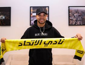 "السبع" وصل.. النصيري ينضم إلى صفوف الاتحاد