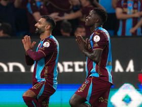 شاهد.. محمد صلاح يرتدي ثوب ميسي ويقهر غلطة سراي بـ"هاتريك"
