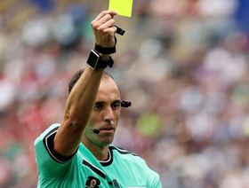 فيفا يثير الجدل بتعيين حكم أوروبي لمباراة الأرجنتين وسويسرا