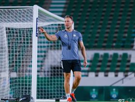 الأهلي السعودي يجدد عقد مدربه ماتياس يايسله حتى 2027