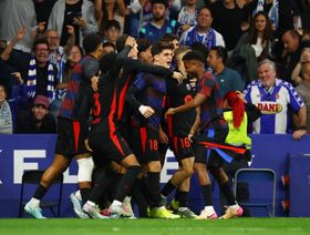 ريال مدريد يهنئ غريمه برشلونة بلقب الدوري الإسباني