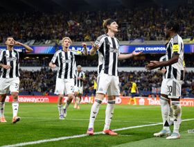 ثنائية غوردون تقود نيوكاسل لسحق سانت جيلواز وكاراباغ يواصل مفاجآته