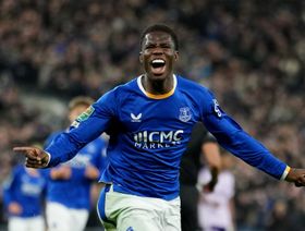 إيفرتون يدهس نيوكاسل ويصعد لمواجهة فليتوود في كأس الرابطة