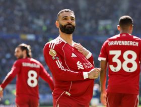 شاهد.. فان دايك يخطف الأضواء من صلاح  بهدف ضد إيفرتون في الدقيقة 100