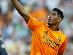 أين يلعب بيلينغهام في خطة تشابي ألونسو مع ريال مدريد؟