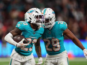 دولفينز يهزم كوماندرز بدوري كرة القدم الأميركية في برنابيو