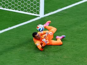 موسليرا يعتذر بعد أسوأ أداء لحارس بتاريخ كأس العالم