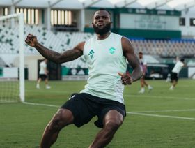 كيسي نجم الأهلي السعودي يشعل صراعاً في الكالتشيو