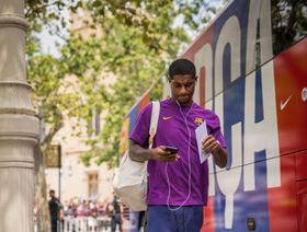 لماذا عاقب فليك مهاجمه راشفورد قبل لقاء برشلونة وخيتافي؟