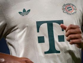 جماهير بايرن تهاجم الإدارة بسبب قميص "احتفالات أكتوبر"