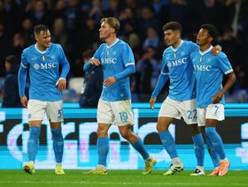 شاهد.. نابولي يحقق فوزاً كبيراً على أتالانتا ويعتلي صدارة الدوري الإيطالي مؤقتاً