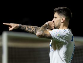 "عائلة نيفيز" تُبقيه مع الهلال السعودي