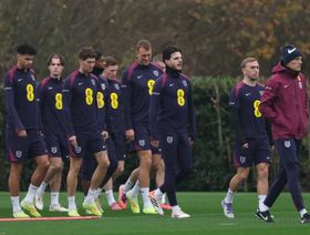 مشجع إنجليزي يبيع منزله من أجل كأس العالم