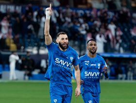 شاهد.. الهلال يفاقم محنة النجمة في ليلة تألّق كريم بنزيما