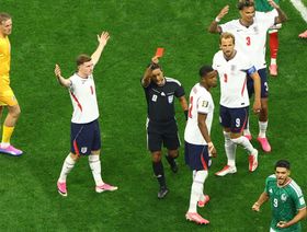 نائب بريطاني يطالب "فيفا" بتأجيل إيقاف كوانساه لبعد كأس العالم