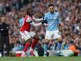 من القمة إلى الصدمة.. أشهر الانهيارات في تاريخ سباق لقب البريميرليغ