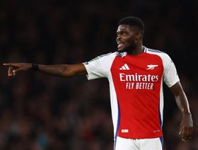 اللاعب السابق لأرسنال توماس بارتي مُتهم بالاغتصاب