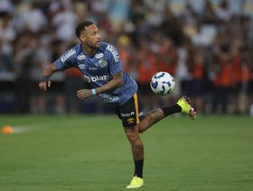 والد نيمار: يرغب بلقب المونديال لا أن يكون أفضل من ميسي