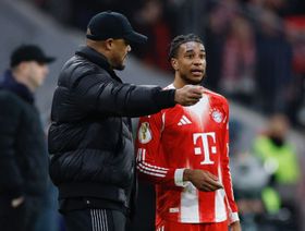 مدرب بايرن ميونيخ يكشف سرّ تطوّر مايكل أوليس ويقارنه بكيفن دي بروين