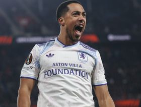 الدوري الأوروبي.. أستون فيلا يفوز على بازل وروما يكتسح سيلتيك