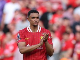 كيف يمكن لريال مدريد ضم أرنولد قبل كأس العالم للأندية بالمجان؟