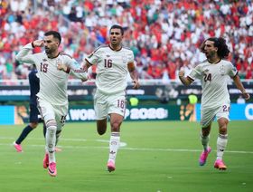 إسبانيا تُقصي أوروغواي ومقصلة بيلسا تثير ضجة كبرى بكأس العالم