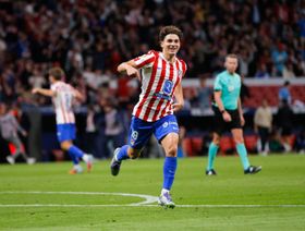 ألفاريز يسجل أول هاتريك في أوروبا ويستعيد ذكريات ريفر بليت