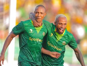 شاهد.. يانغ أفريكانز يهزم الجيش الملكي وقرار تحكيمي يثير جدلاً