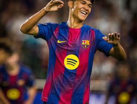 درو يحصد 200 ألف متابع بعد أول مباراة له مع برشلونة