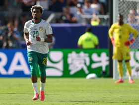علاقة ساويرس والخليفي تقود مباي إلى أستون فيلا وتصدم ليفربول