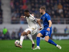 شاهد.. السعودية تتعثر أمام صربيا والضغوط تتصاعد على رينارد