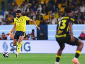 عبد الإله العمري الأفضل في كلاسيكو النصر والاتحاد.. فمن الأسوأ؟