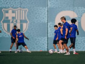 نهاية الكابوس.. برشلونة يؤكد عودة فرينكي دي يونغ إلى الملاعب