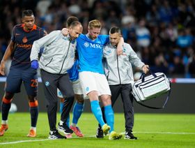 شاهد.. كيفن دي بروين يهز شباك إنتر ويخرج باكياً