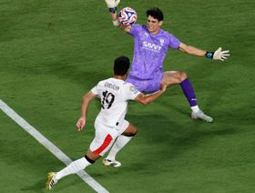 بونو ينافس المحمدي.. "كاف" يعلن المرشحين لجائزة أفضل حارس إفريقي