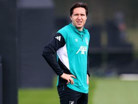 كييزا يصدم أتلتيكو مدريد وأندية إيطاليا ويتمسك بالبقاء مع ليفربول