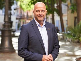 مرشح لرئاسة برشلونة: جوان لابورتا يستغبي الأعضاء ويستغلّ النادي