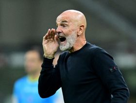 ستيفانو بيولي يرفض الاستقالة من تدريب فيورنتينا رغم سوء النتائج