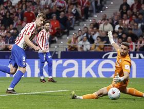 شاهد.. سورلوث يقود أتلتيكو مدريد لفوز مثير على بلباو وإيقاف سلسلة الخسائر