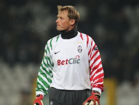 مصرع الحارس النمساوي السابق أليكس مانينغر بحادث سير